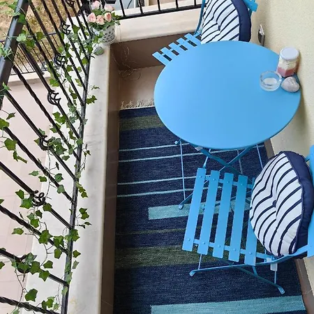 Apartment Royal Blue River Pearl