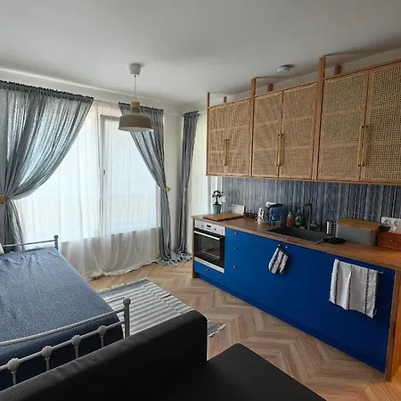 Royal Blue River Pearl Apartment