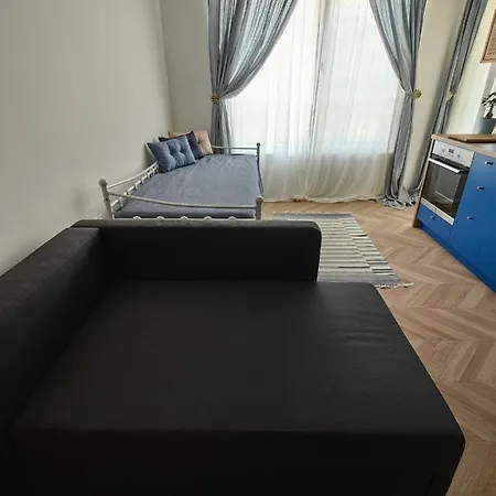 Royal Blue River Pearl Apartment